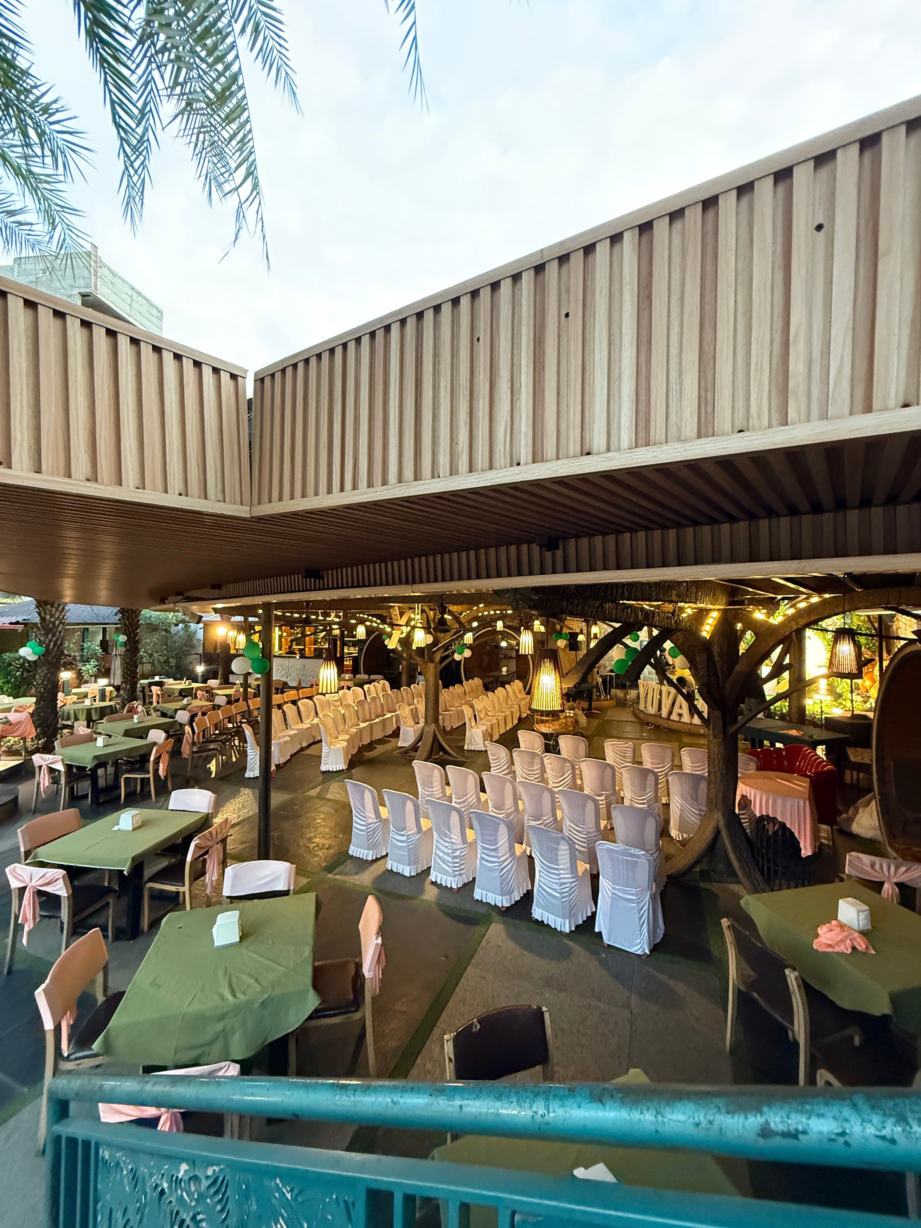 Mountain High Banquet Hall - Buffet Area